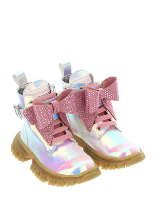 Holographic Hightops with Bows